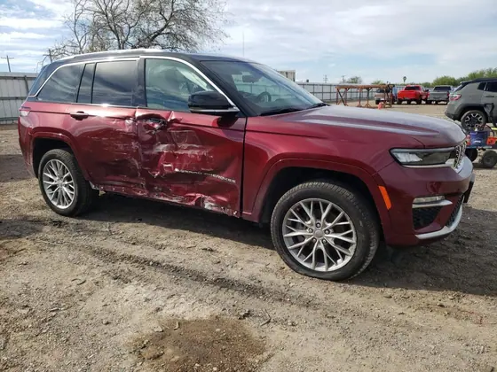 2022 Jeep Grand Cherokee VIN 1C4RJHEG8N8605255 - photo 2 of 13