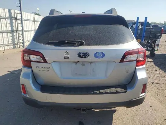 2017 Subaru Outback VIN 4S4BSAFC0H3375547 - photo 6 of 13