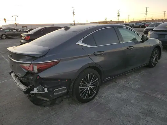 2022 Lexus ES VIN 58ADA1C12NU025768 - photo 2 of 14