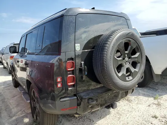 2023 Land Rover Defender VIN SALEJ7EX9P2241869 - photo 4 of 14