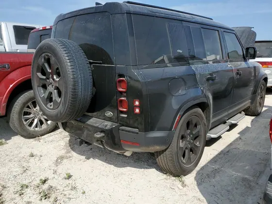 2023 Land Rover Defender VIN SALEJ7EX9P2241869 - photo 5 of 14