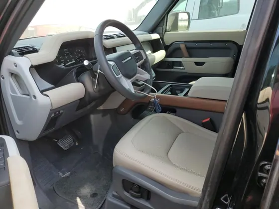 2023 Land Rover Defender VIN SALEJ7EX9P2241869 - photo 8 of 14