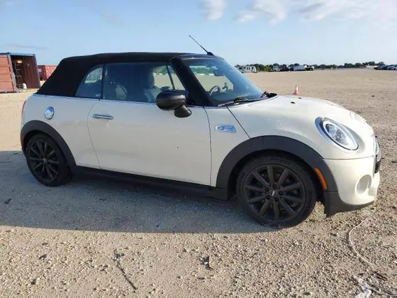 2020 MINI Cooper Convertible VIN WMWWJ5C09L3L03634 - photo 2 of 10