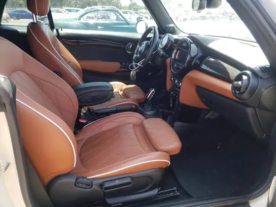 2020 MINI Cooper Convertible VIN WMWWJ5C09L3L03634 - photo 7 of 10