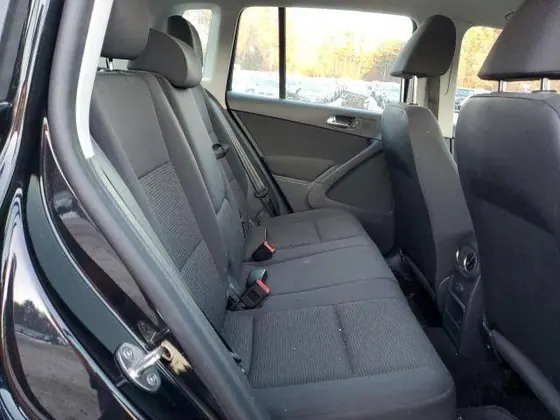 2017 Volkswagen Tiguan VIN WVGBV7AX5HK053089 - photo 9 of 11