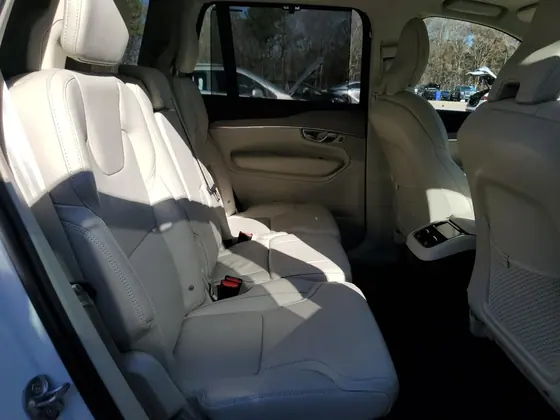 2025 Volvo XC90 VIN YV4062PF0S1296877 - photo 4 of 15