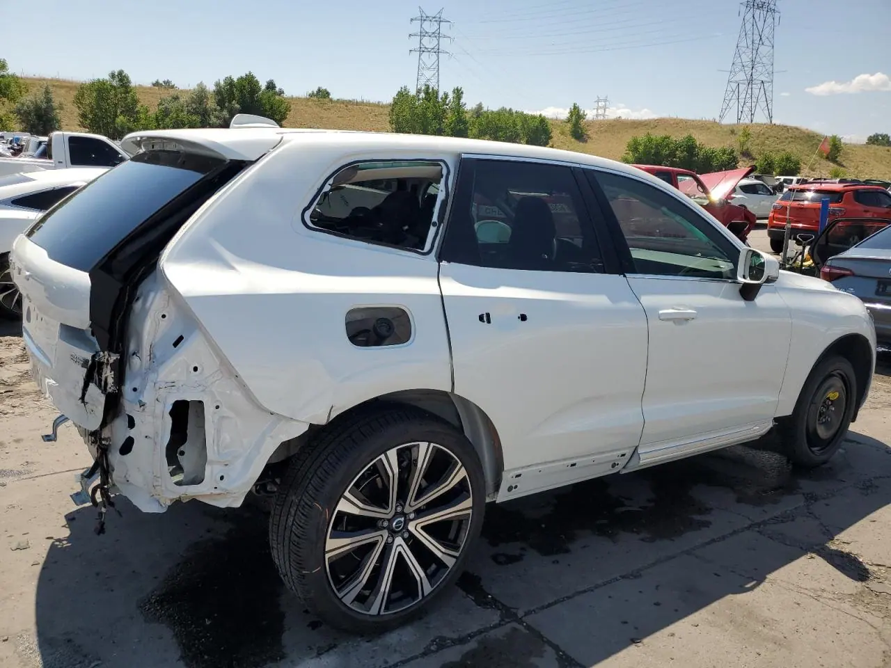 2023 Volvo XC60 VIN YV4L12RA5P1217692 - photo 1 of 14