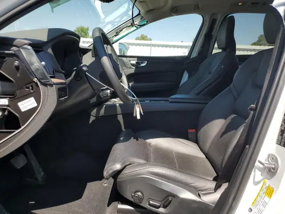 2023 Volvo XC60 VIN YV4L12RA5P1217692 - photo 8 of 14